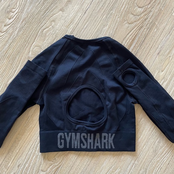 Gymshark black cropped workout top - Picture 1 of 2